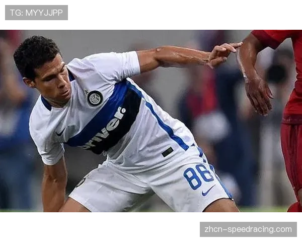 前蓝鹰中场埃尔纳内斯现身科维尔恰诺，开启欧足联A级教练课程